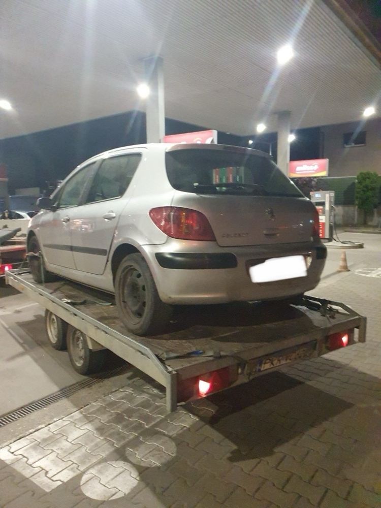 Peugeot 307 2.0 hdi 5 drzwi Hatchback srebrny kod EZR na części