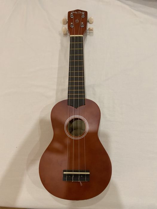 Ukulele em madeira