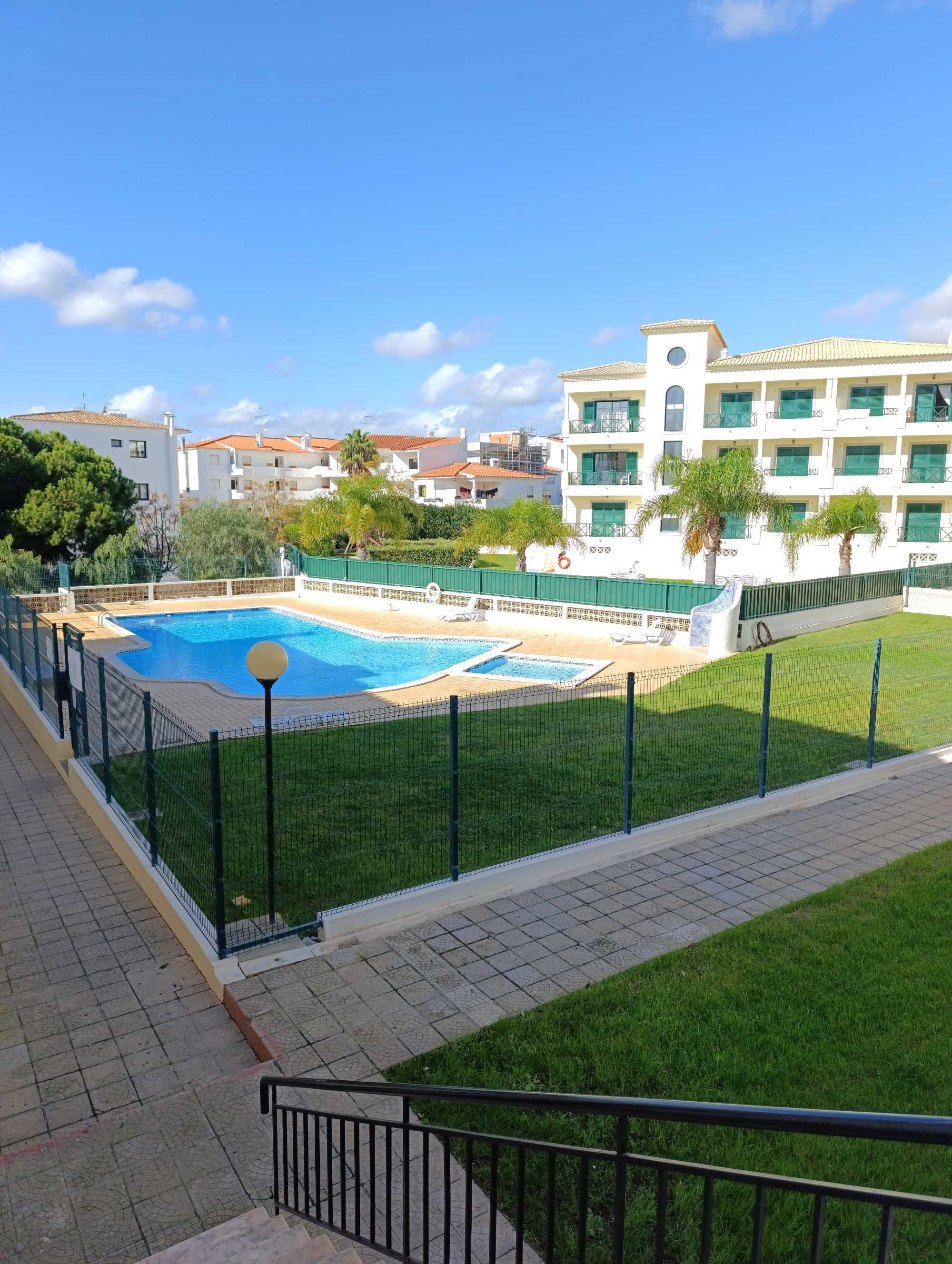 T1 com piscina para ferias