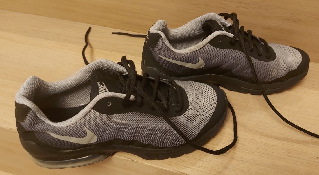 Buty chłopięce Nike Air Invigor GS, rozm. 38,5