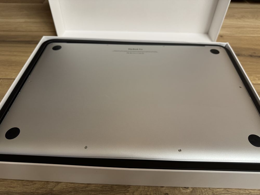 Apple MacBook Pro 15" Mid 2012 MC975