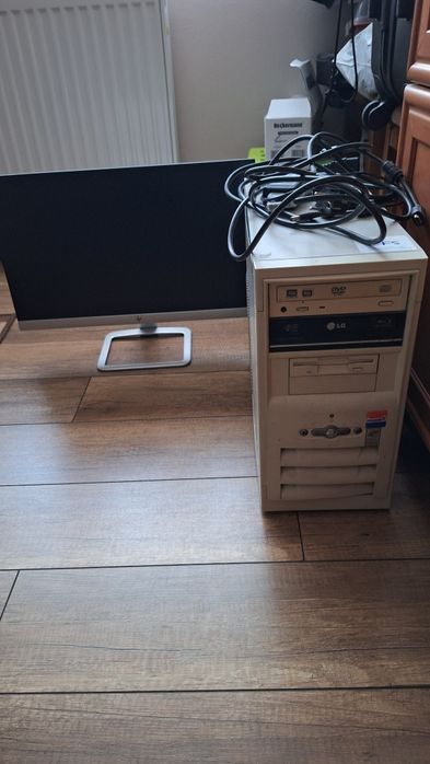 Sprzedam komputer stacjonarny
