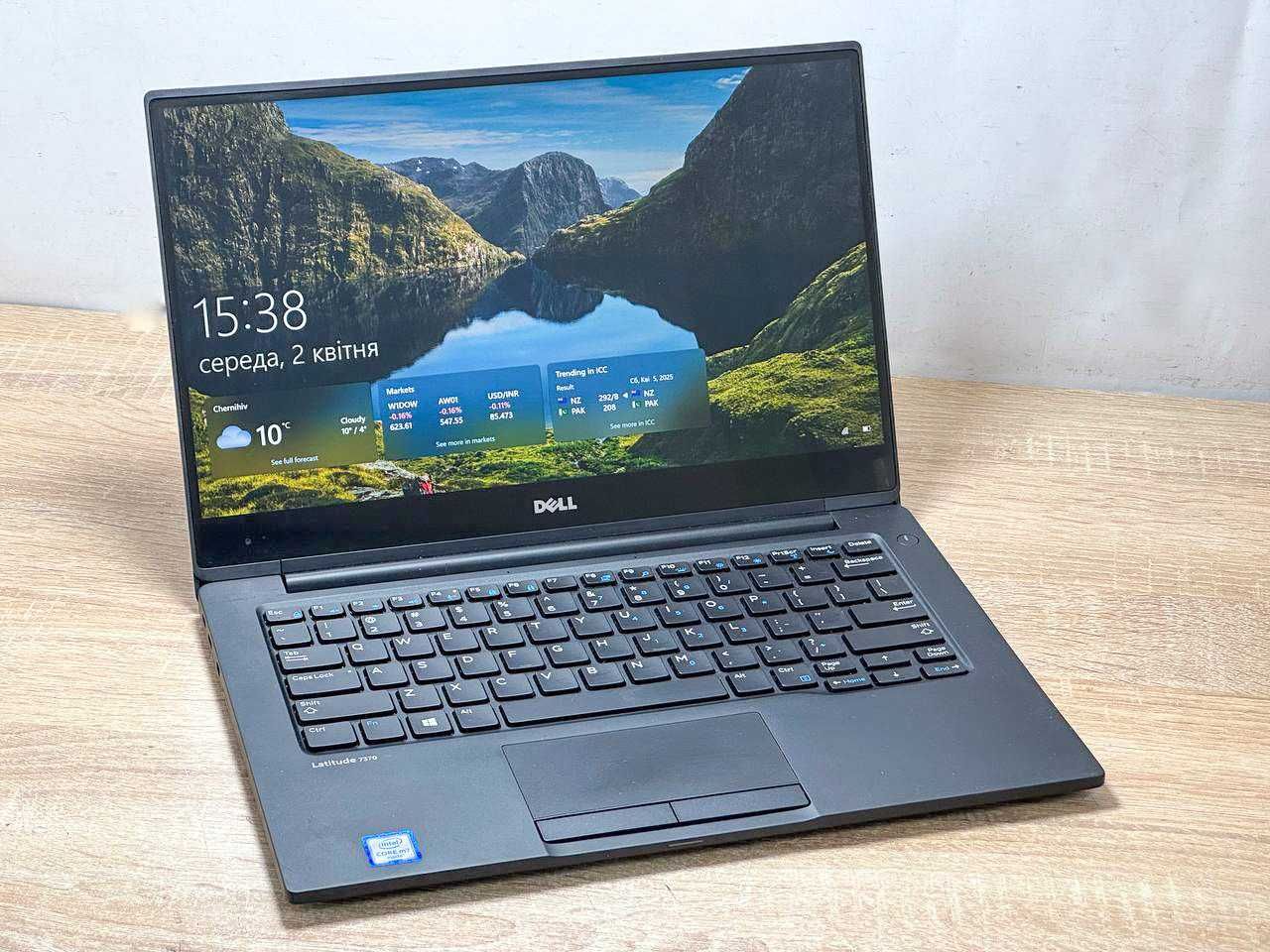 Ультрабук 4K Dell Latitude 7370 13.3" QHD Touch до16Gb+256Gb Win 10 m7