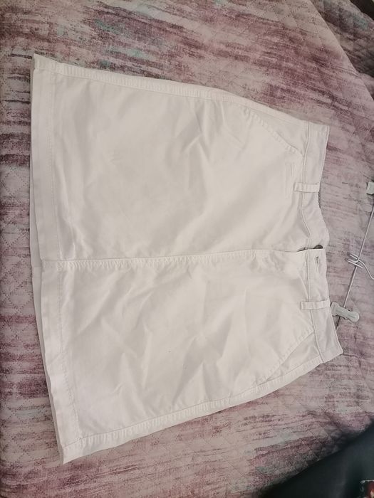 Saia branca para jovem.