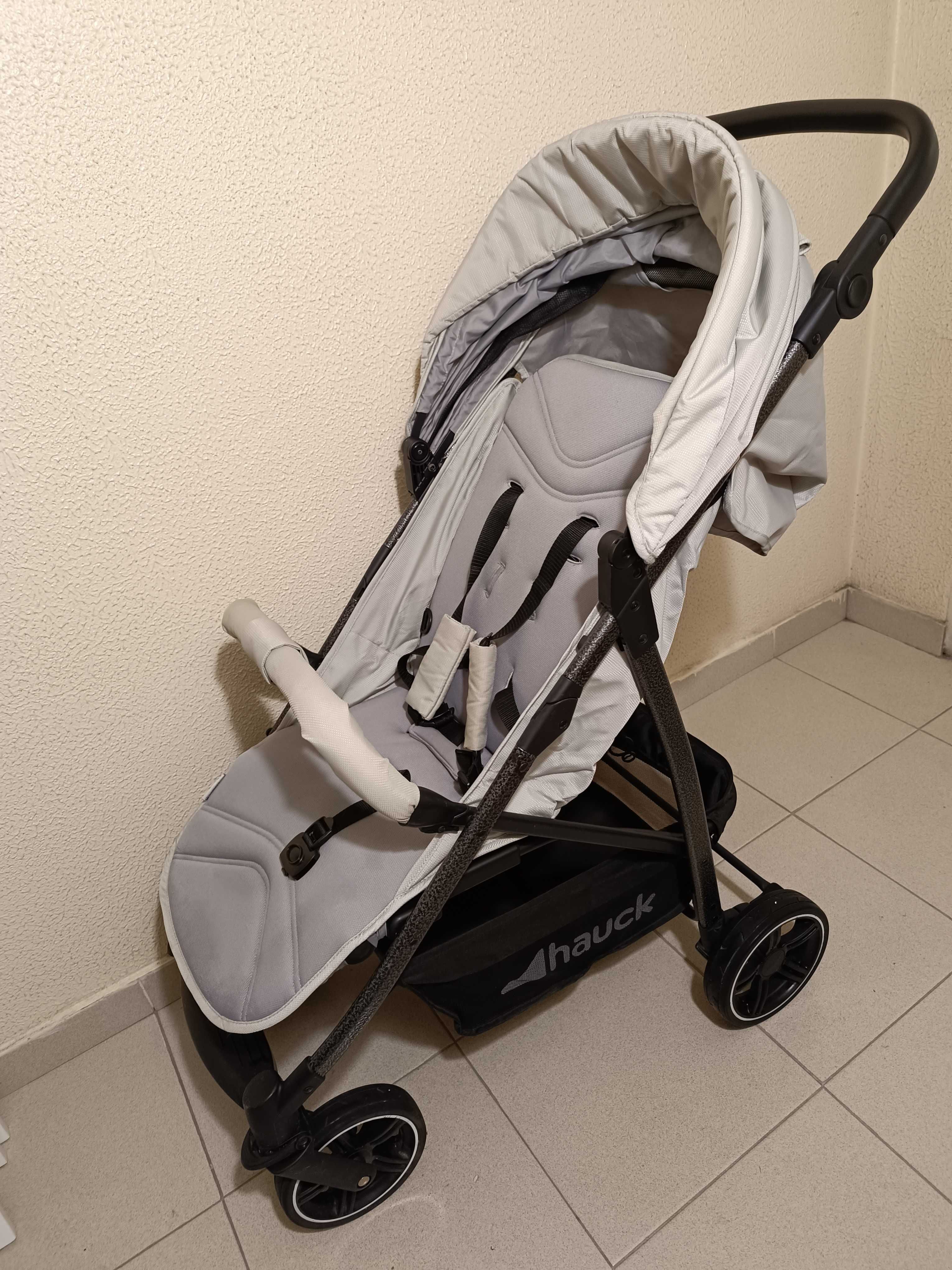 Carrinho com Ovo e base Isofix Hauck Rapid 4