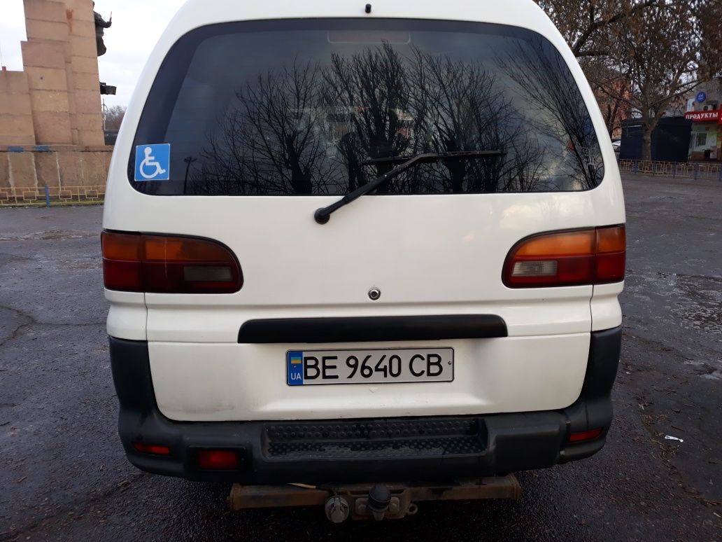 Продаю минивэн Mitsubishi L400