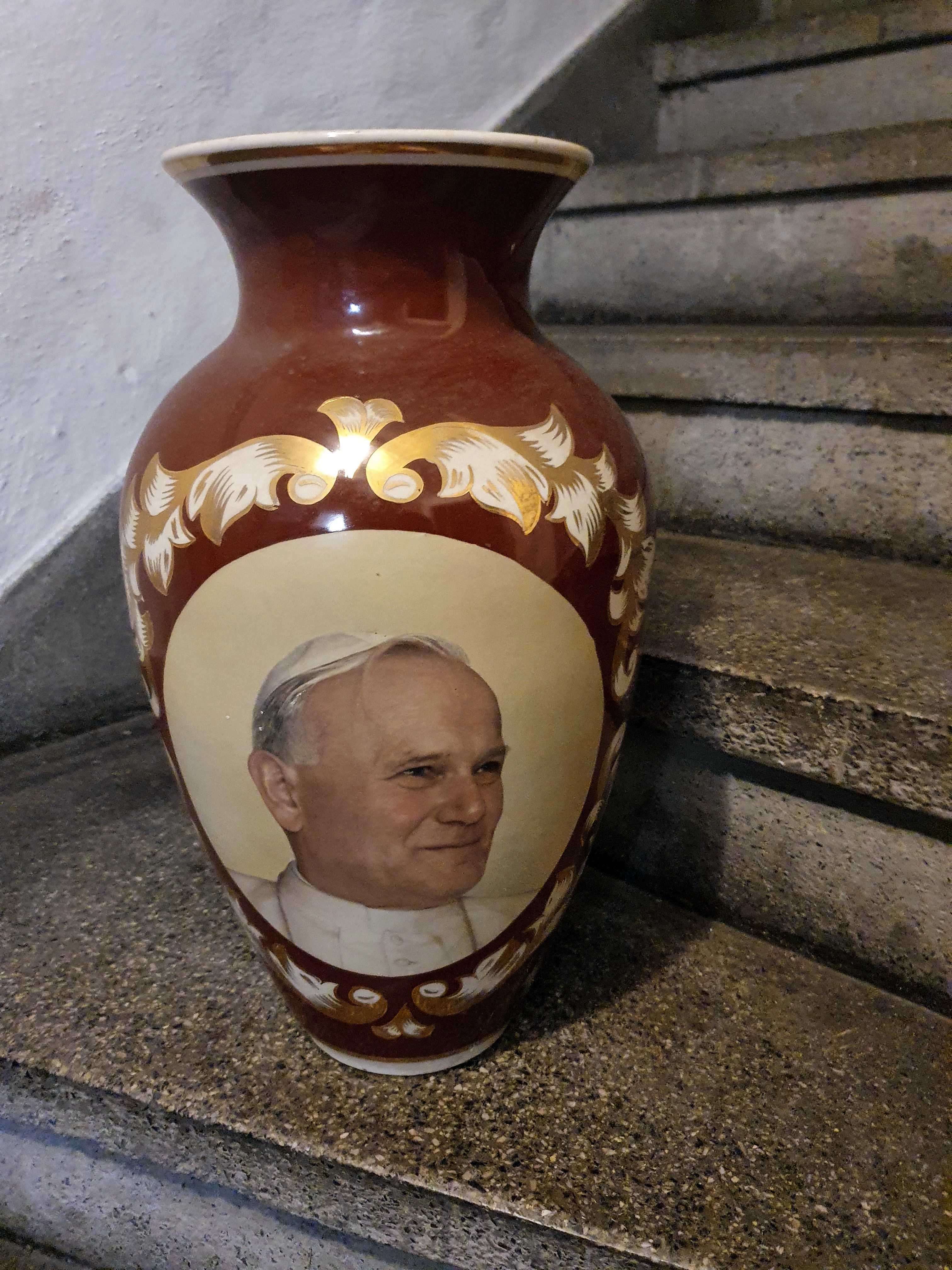 Duży wazon z Janem Pawłem II, porcelana Chodzież