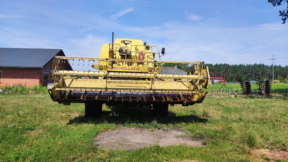 Kombajn zbożowy New Holland 1545 nie bizon Claas Massey Ferguson John