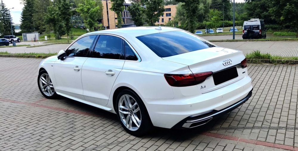 Audi A4      2020