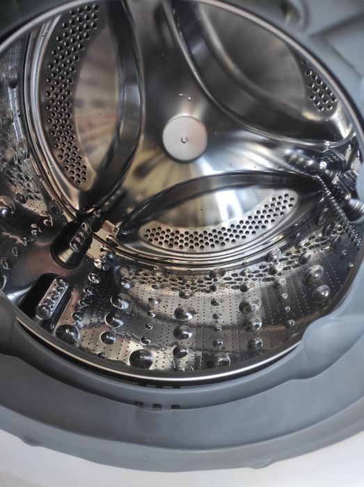 Máquina de lavar e secar roupa LG