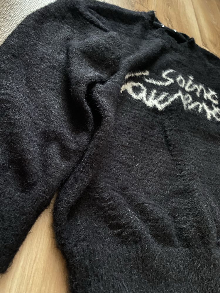 Czarny puszysty sweter z napisem Saint Laurent modny, oversize