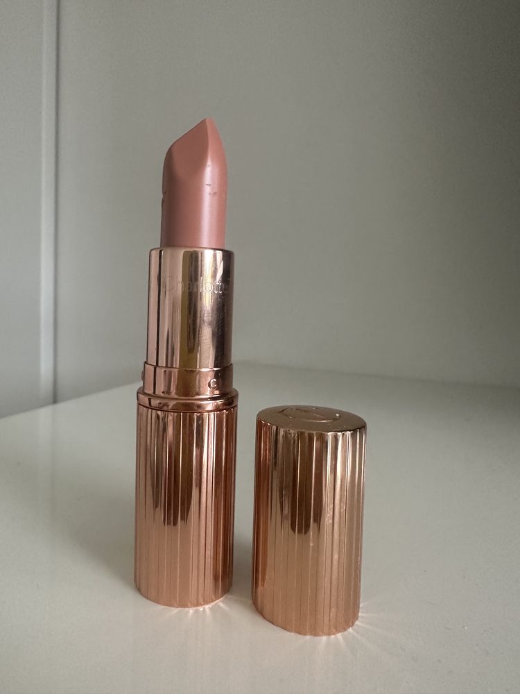 Charlotte Tilbury pomadka do ust nude