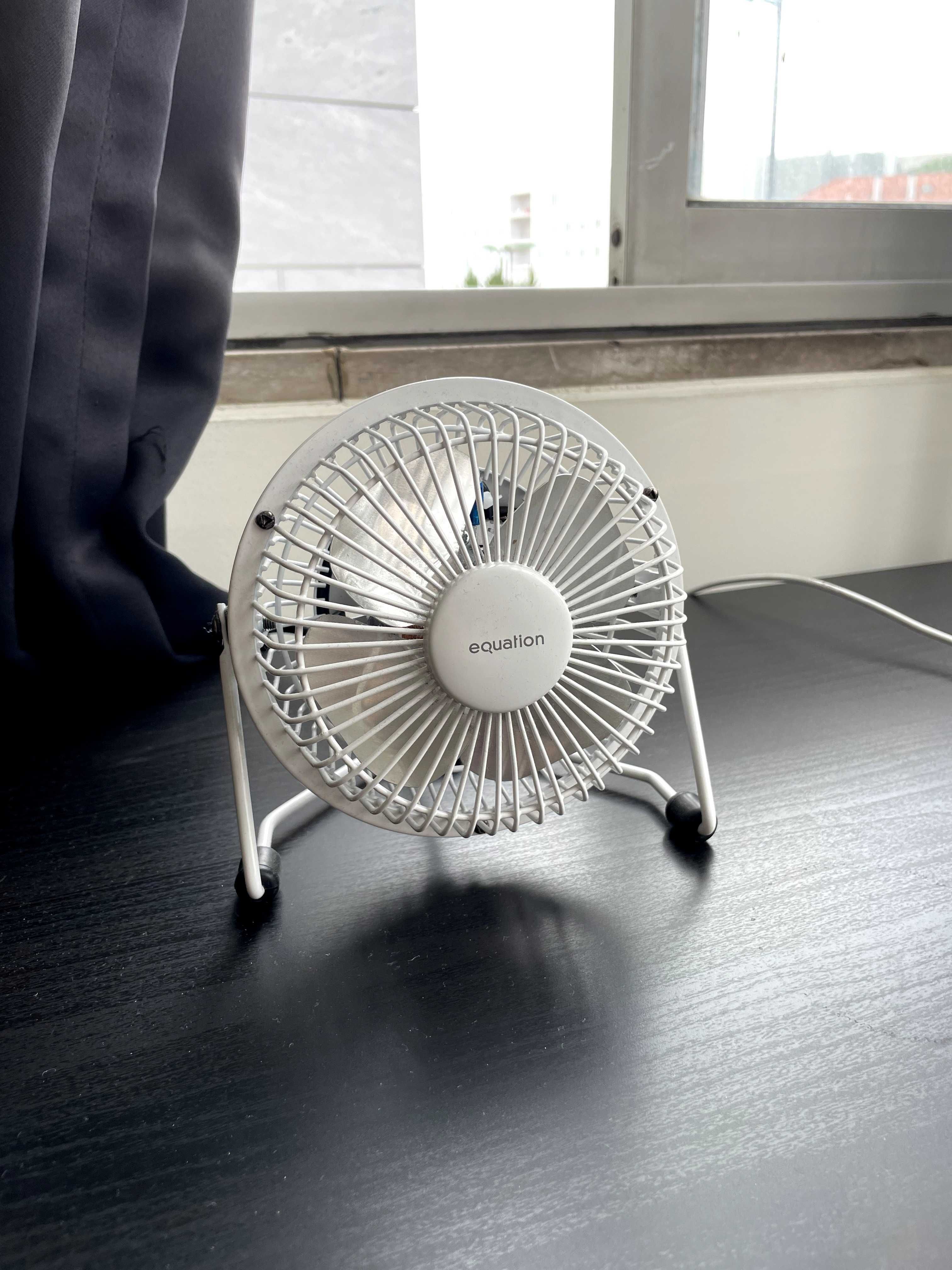 Ventilador de mesa / Table fan