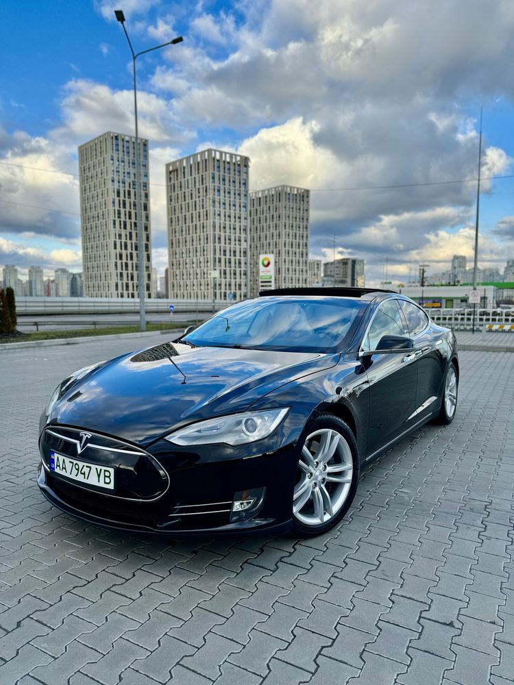 Tesla Model S, 85 кВт