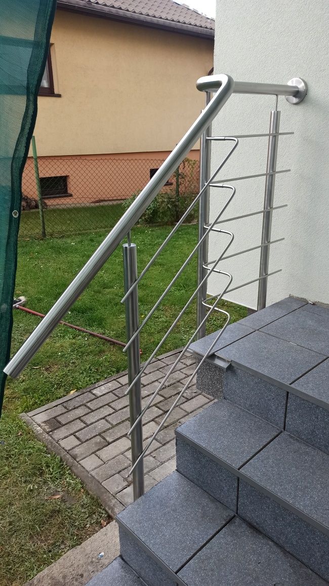 Balustrady nierdzewne.