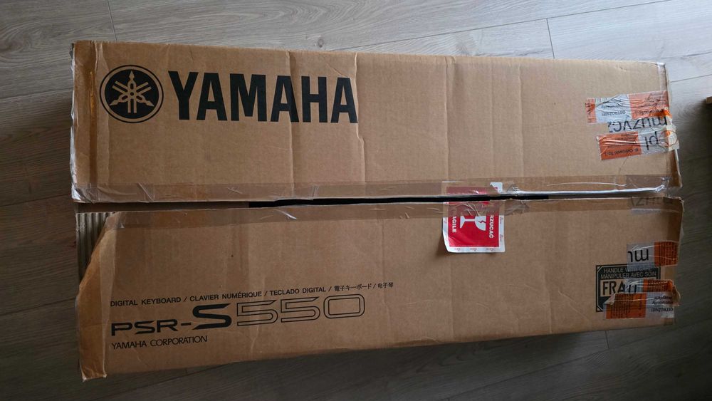 Keyboard Yamaha PSR-S550, komplet ze stojakiem, bdb stan