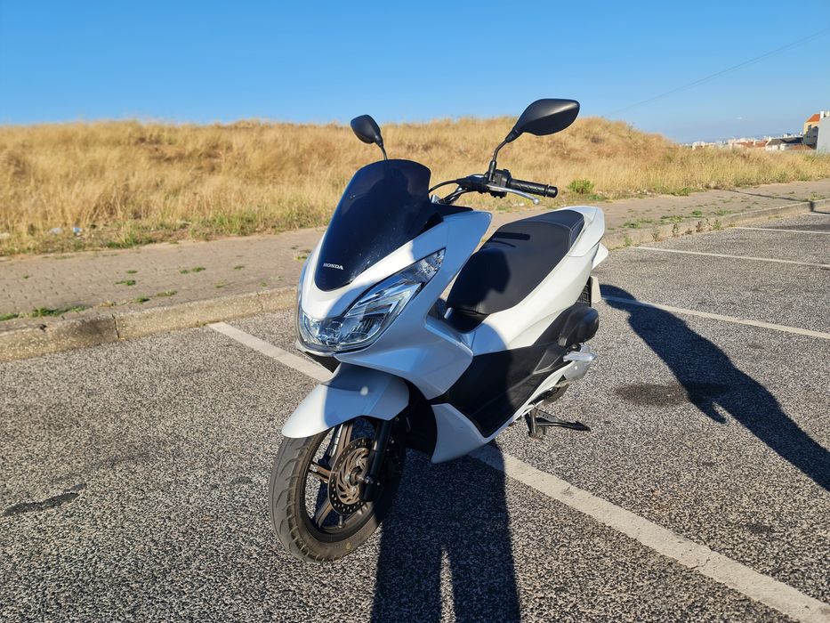 Honda PCX 125 Aluguer semanal -75€