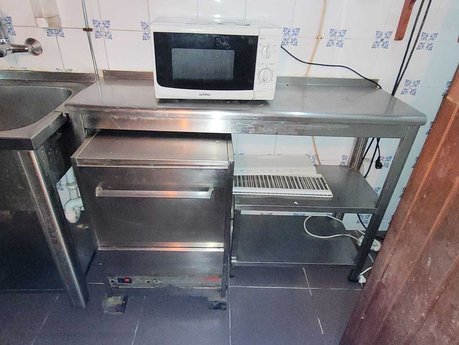 PACK DE MÓVEIS - Ideal para restaurantes / cafés