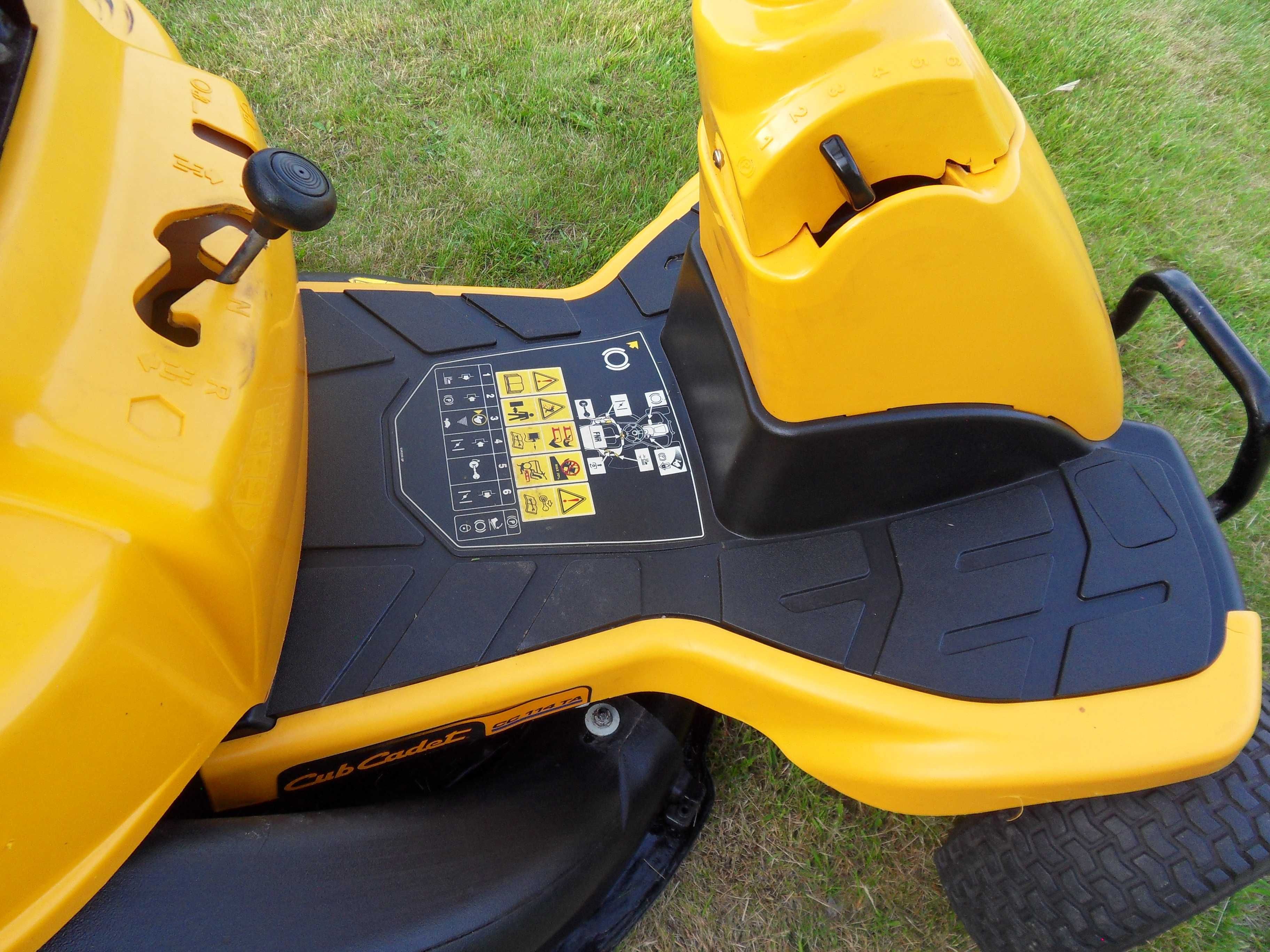 Traktorek ogrodowy Cub Cadet 10 km Manual pompa oleju
