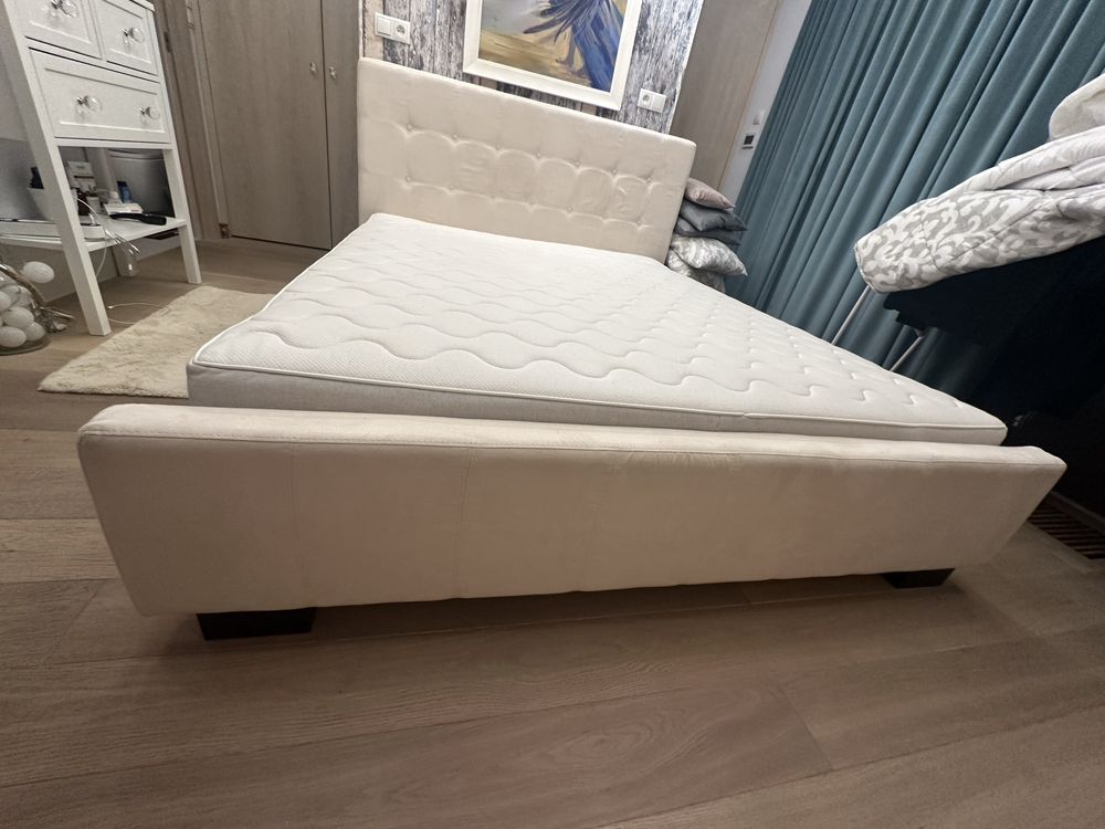 Łóżko z materacem Almi Decor