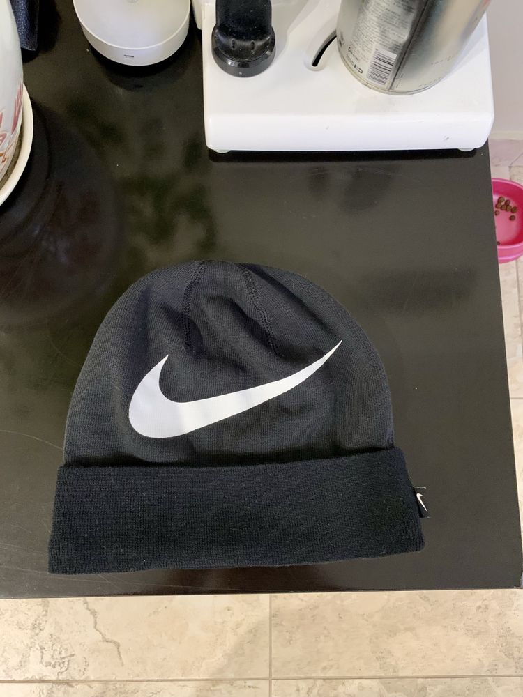 Продам шапку Nike Dri-Fit.