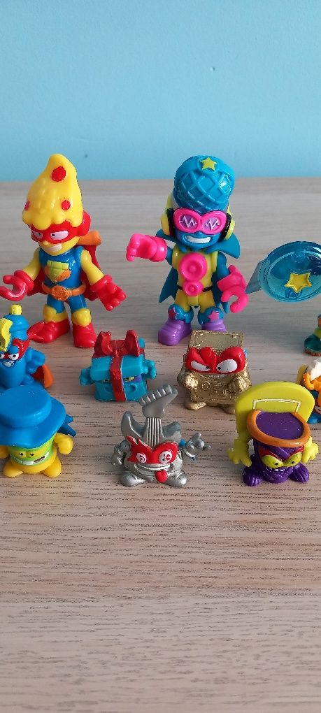 Figurki super things,zings