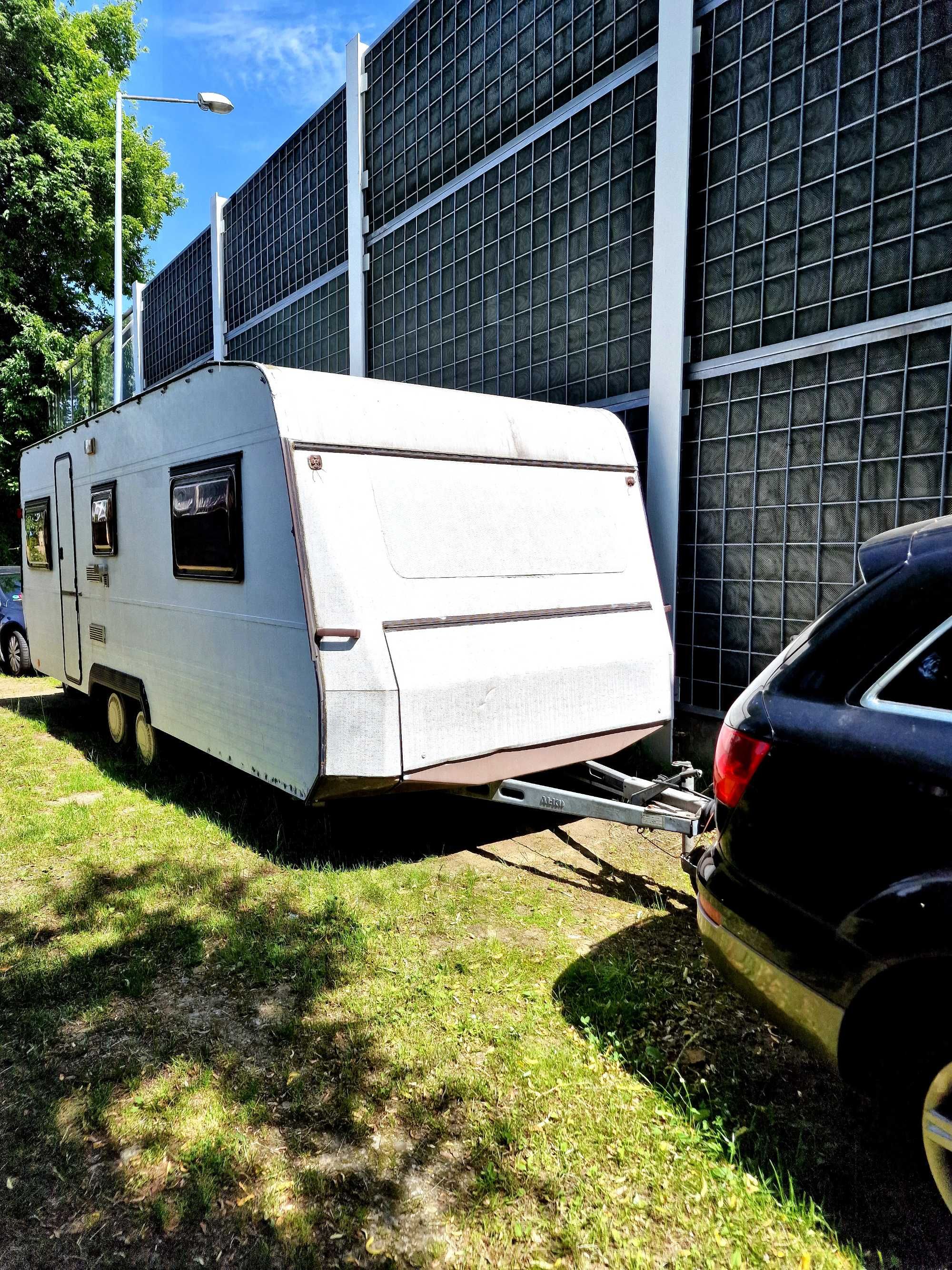 Zarejestrowana Przyczepa kempingowa 6 osobowa dmc1500