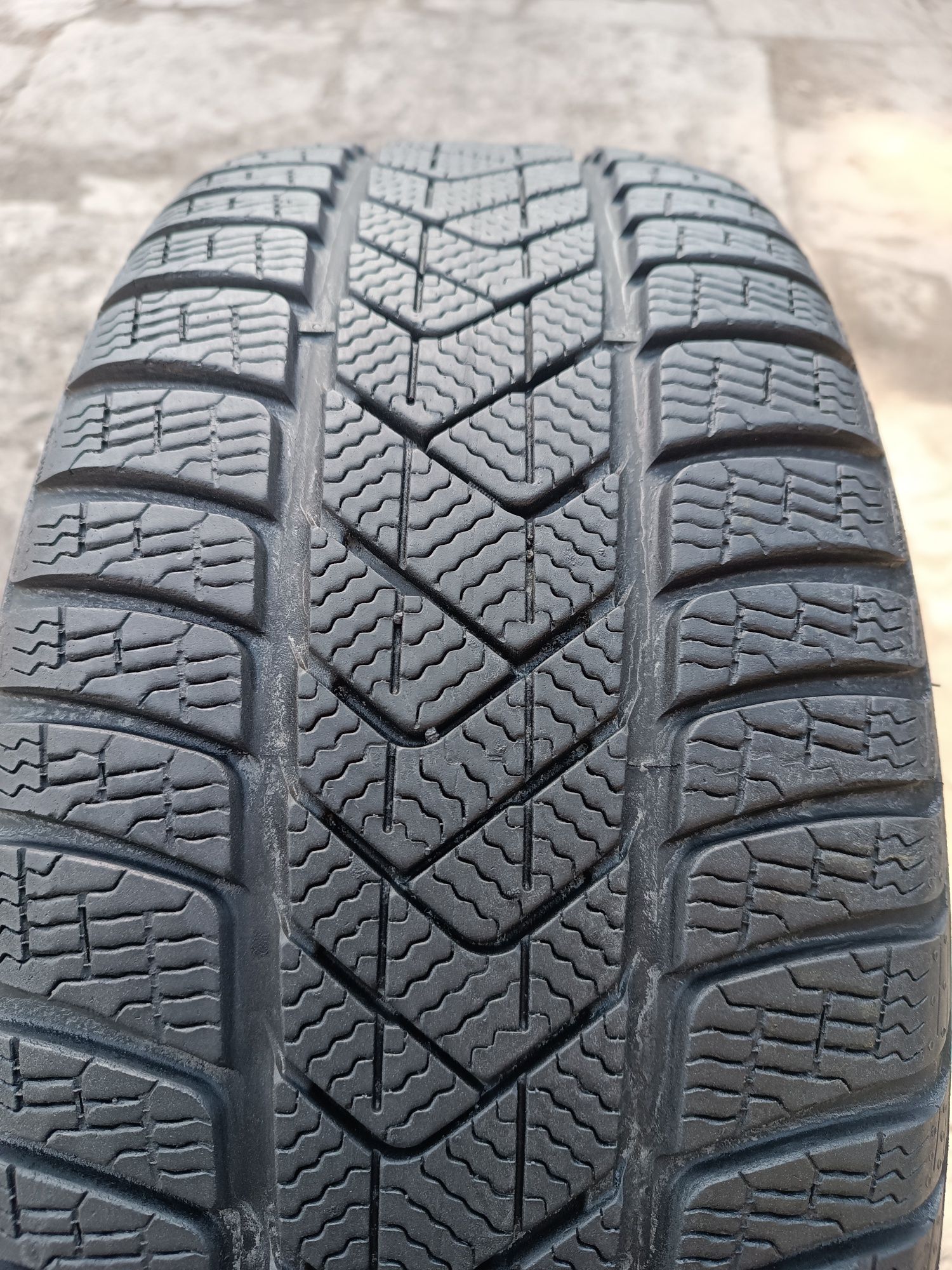 Sprzedam Oponę pojedyńczą 225/40 r18 Pirelli