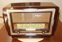 Rádio Francês a válvulas, de 1954