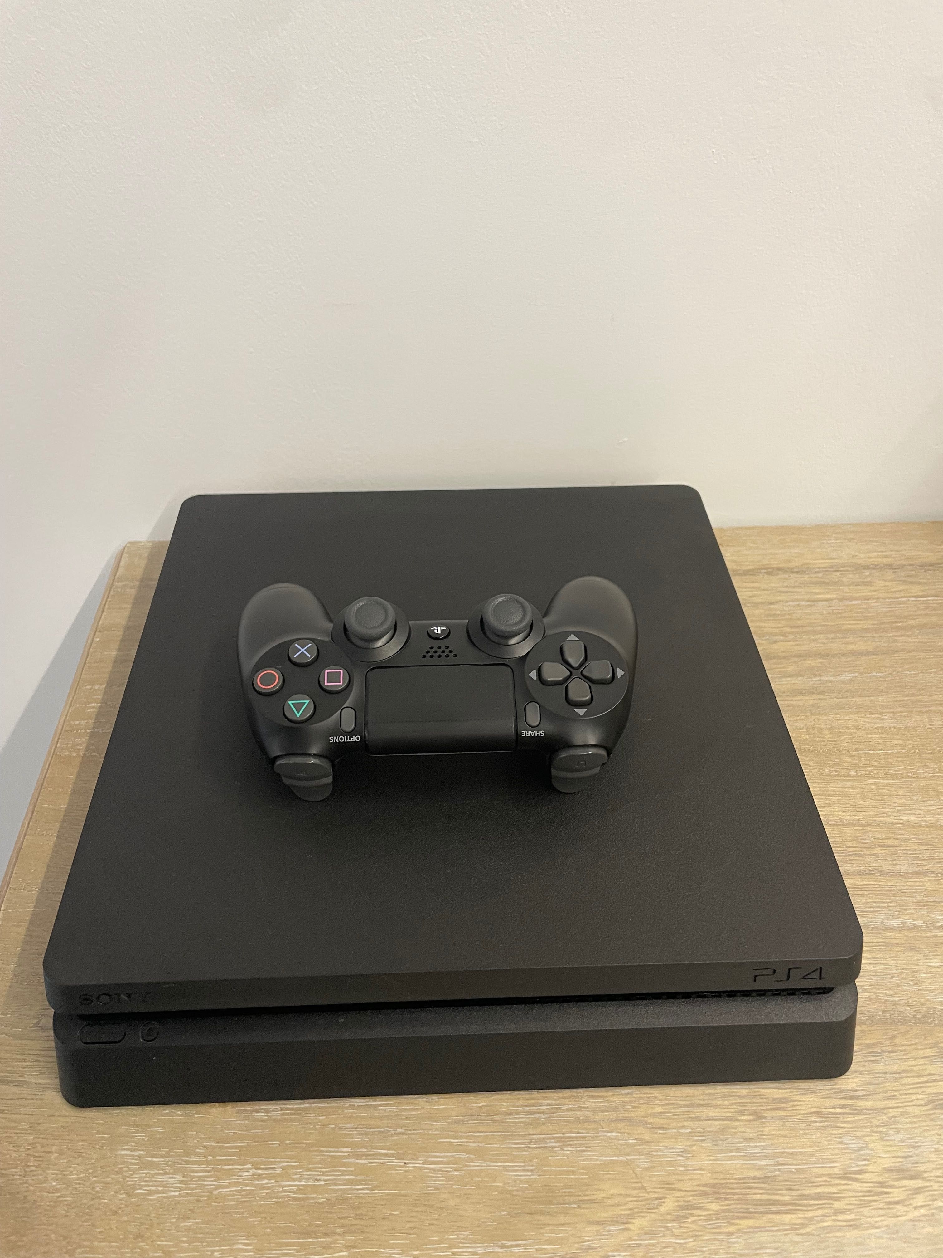 PlayStation 4 slim 1T