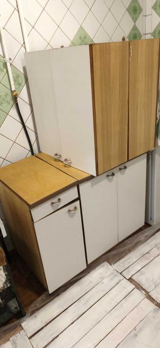 Кухня  б/у   з раковиною..