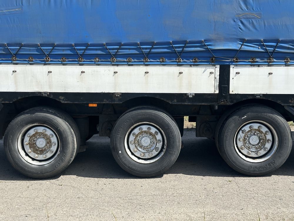 Бортовий напівпричіп Schwarzmueller