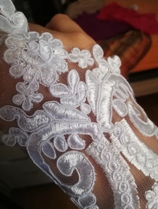 Piękne koronkowe rękawiczki ślubne mitenki bez palców na ślub, wesele