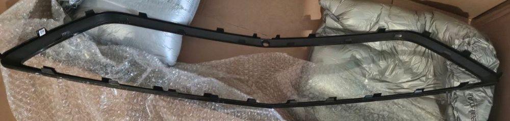 Рамка решітки радіатора Chevrolet bolt EUV 42803280, 42803280