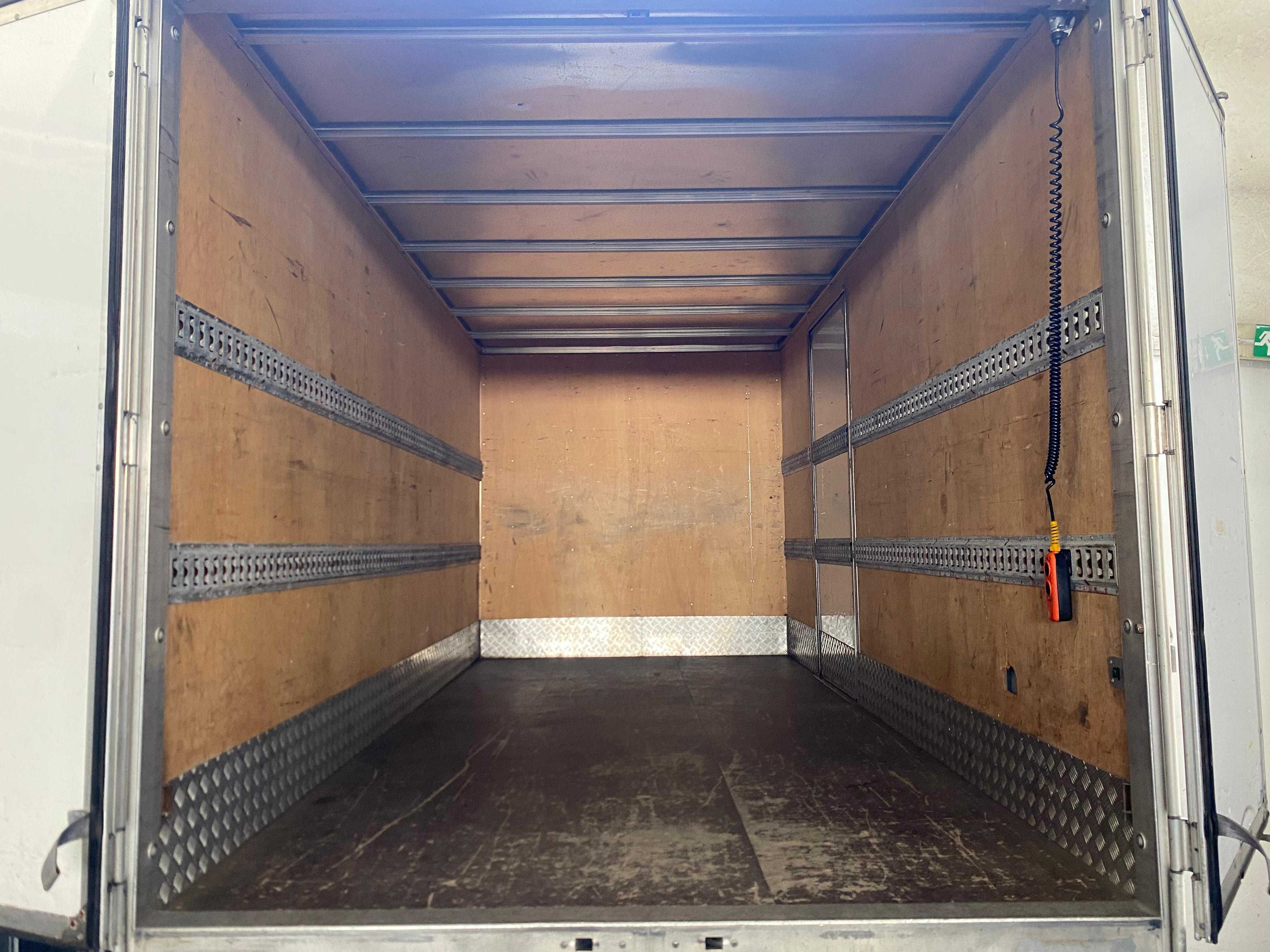 Iveco Daily com Plataforma