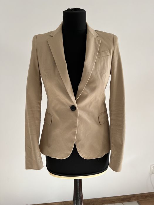 Beżowa, klasyczna marynarka Zara rozm. S