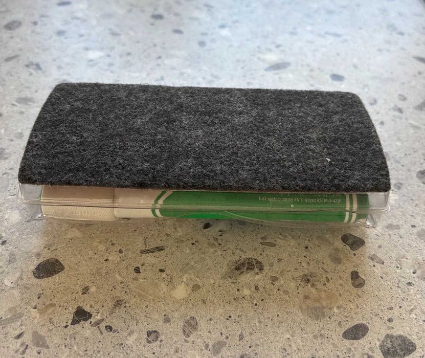 Markery flamastry do białej tablicy 4 szt. i gąbka z magnesem