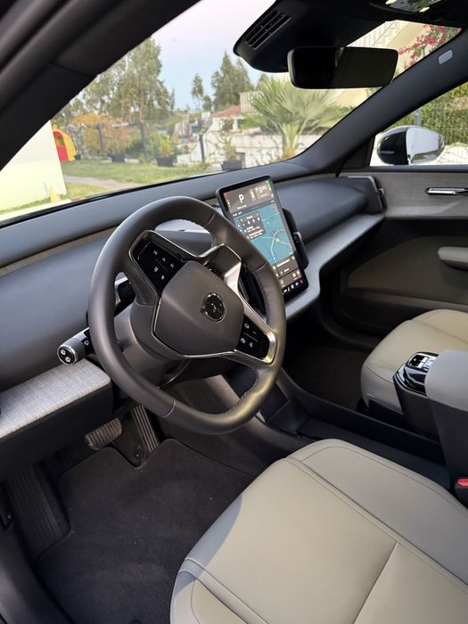 Volvo ex 30 69kwh single Motor extended Range Plus 272cv 2024