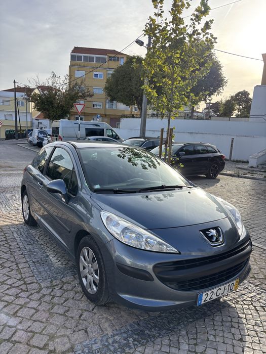 Peugeot 207 duas portas 4 lugares