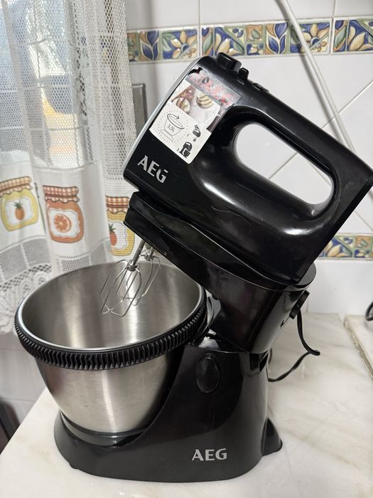 Batedeira AEG 5 velocidades