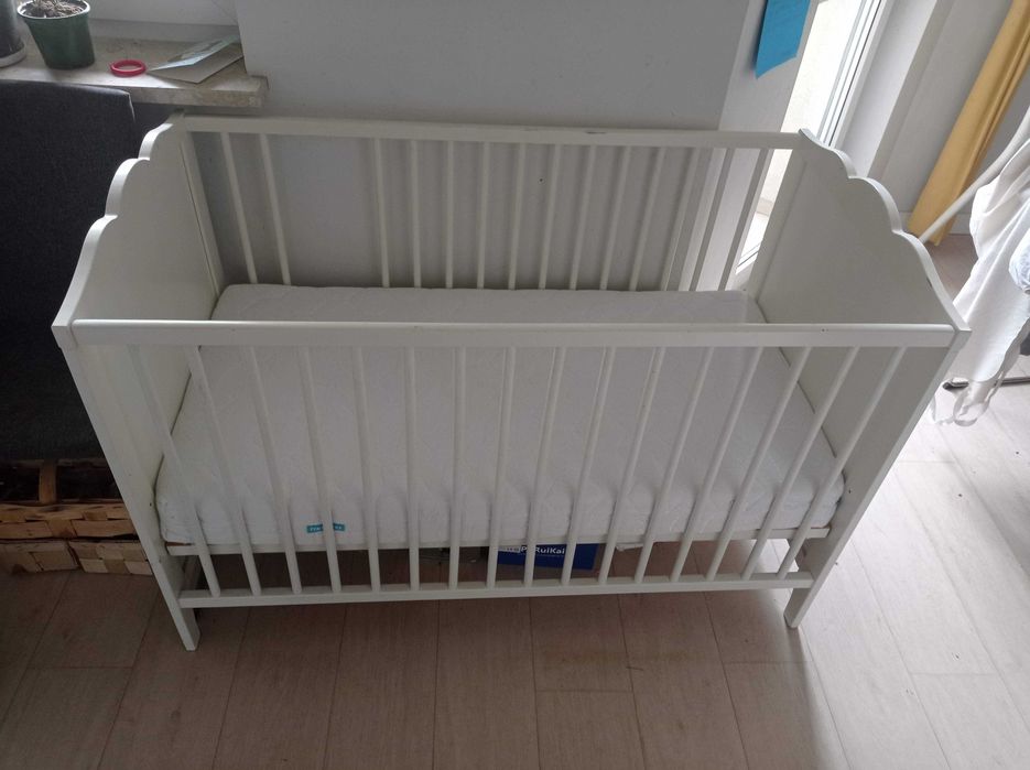 Łóżeczko dla dziecka 60 x 120 z grubym materacem