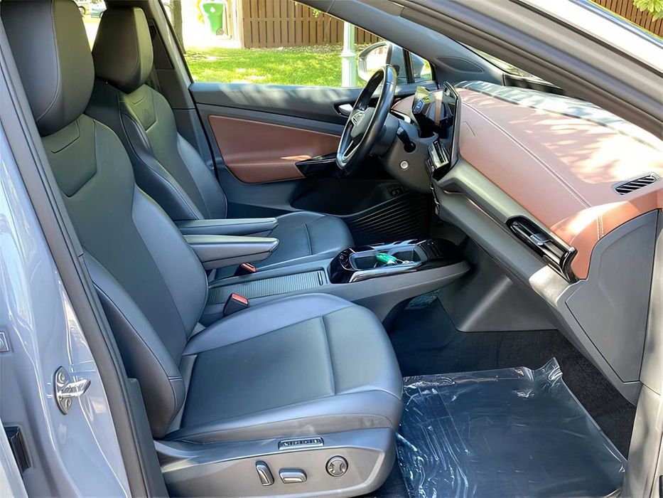 Volkswagen ID.4      2022