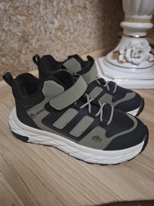 Черевики, кросівки осінні