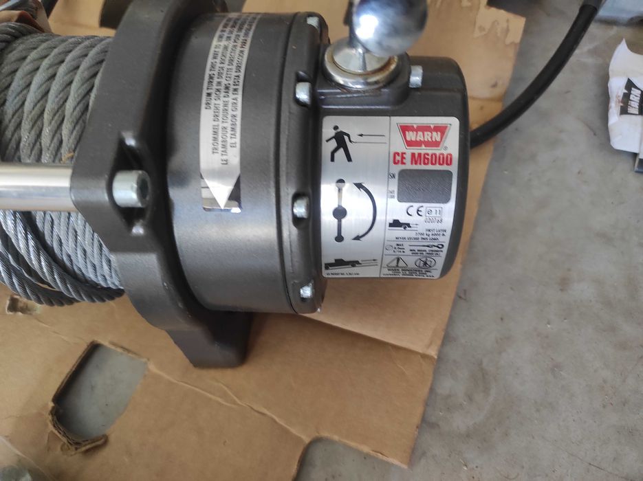 Guincho eléctrico 12v - WARM CE M6000