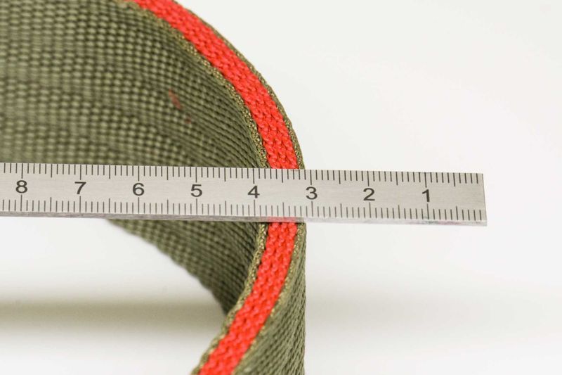 Mocna obroża dla psa, szerokość 5cm. Kolor oliwkowy z czerwonym.