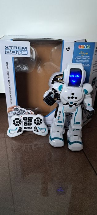 Zabawka robot zdalnie sterowany