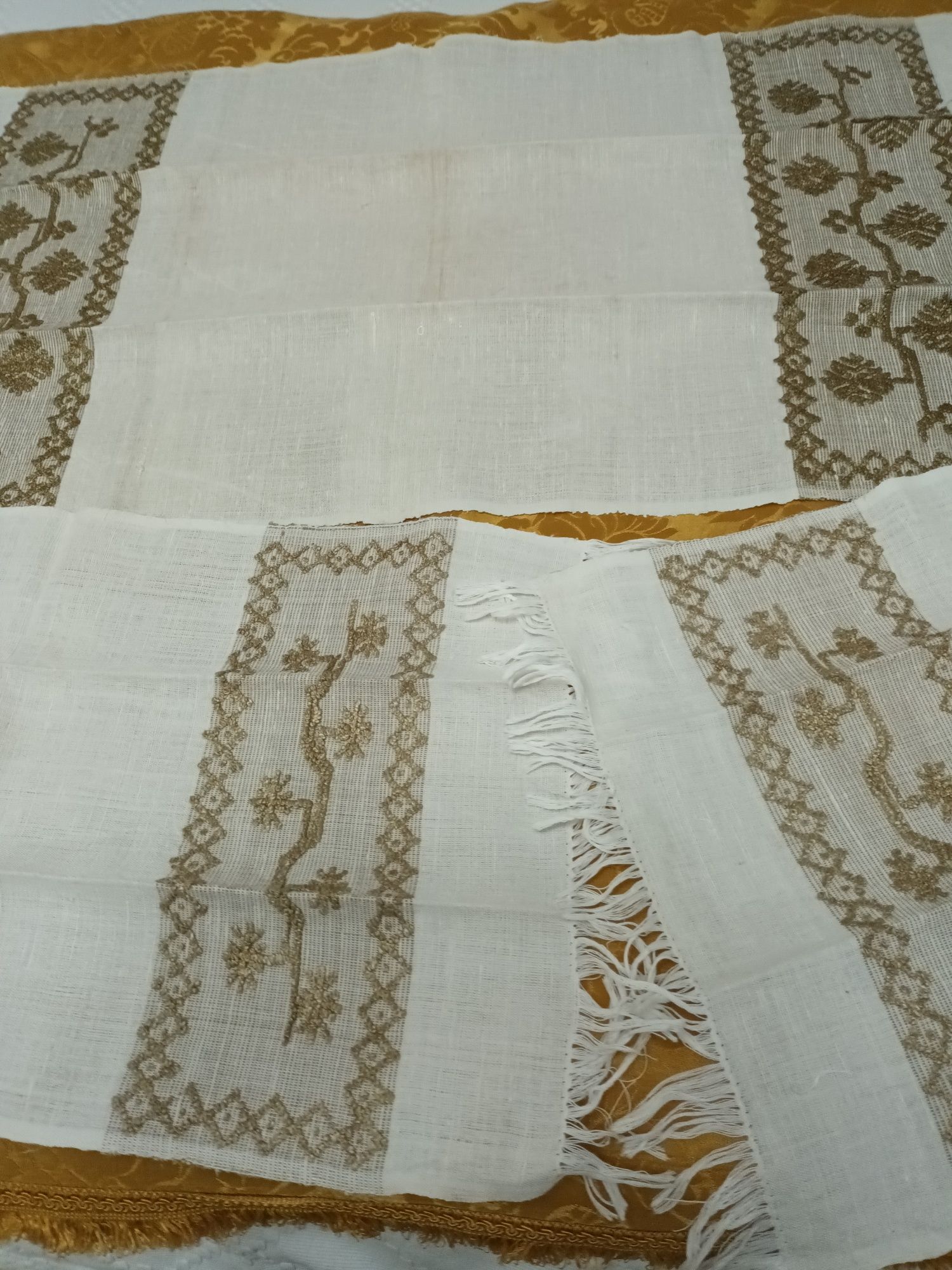 Conjunto de Toalhas Regionais de Cesto em Linho