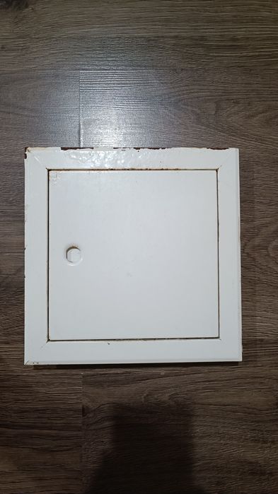 Лючок ревизионный металлический с ручкой и магнитом