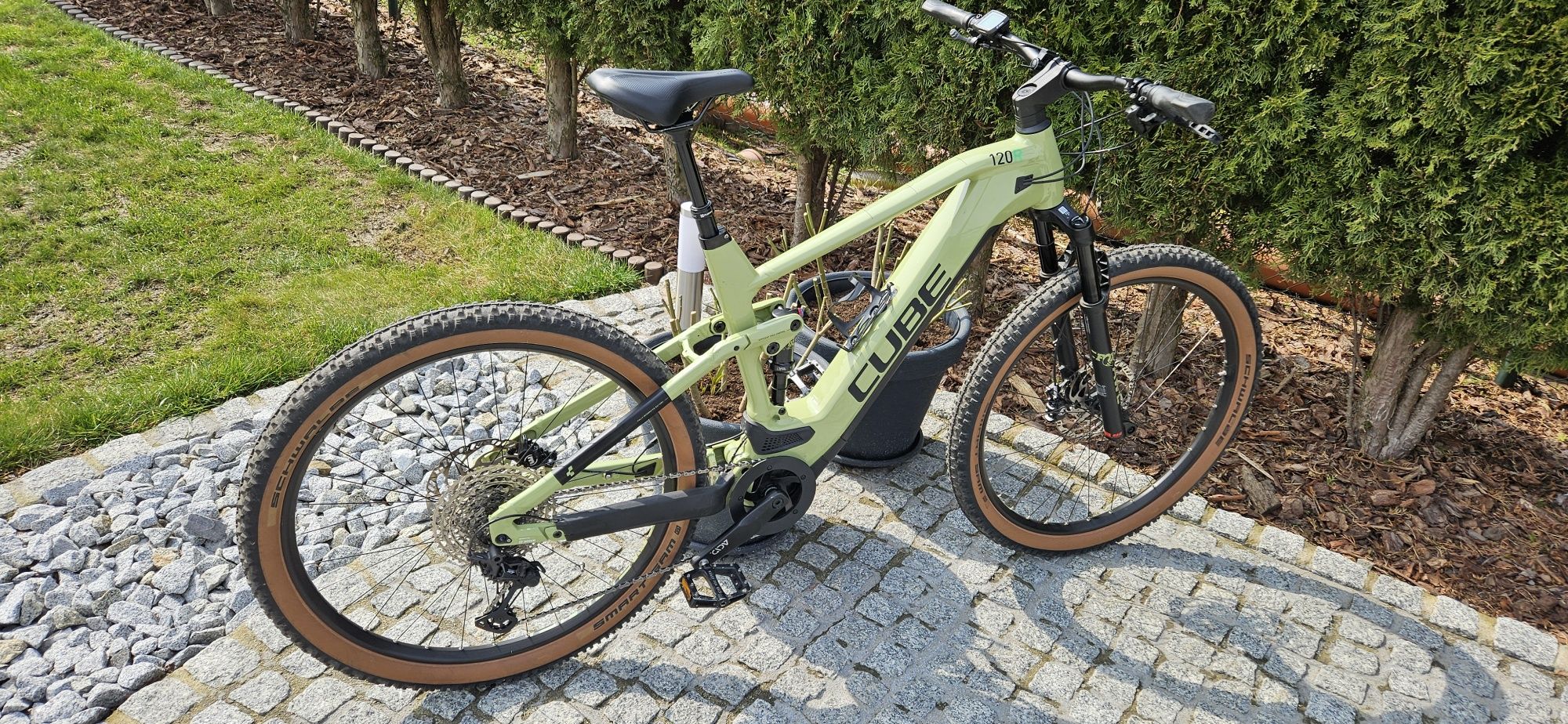 Rower elektryczny Cube Stereo race XL
