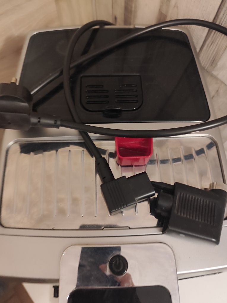 Ekspres automatyczny DeLonghi Dinamica plus 6kg kawy